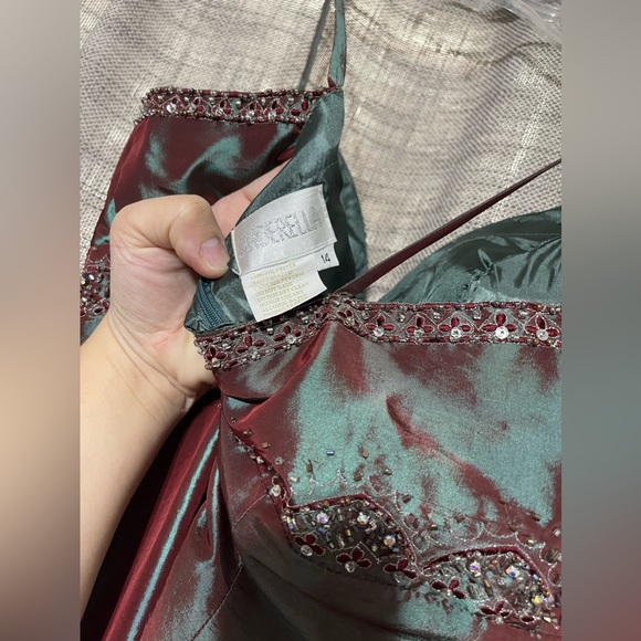 Cinderella Iridescent Plus Party Dress with Jacket/Cardigan - Picture 8 of 8